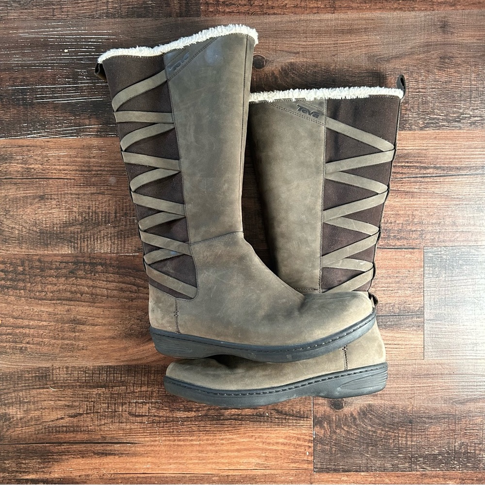 Teva Figuero Boots. Women’s size 10.